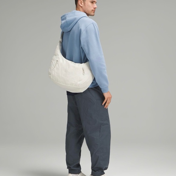 Lululemon Large Slouchy Sling Bag 13L NWT - Picture 6 of 12